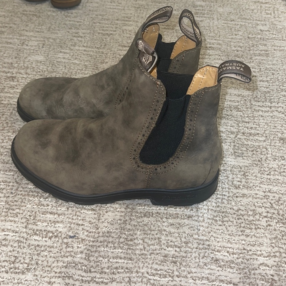 Women’s blundstones